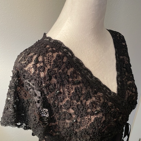 Ann Taylor Women’s Bead & Lace Top - Medium - Picture 2 of 9